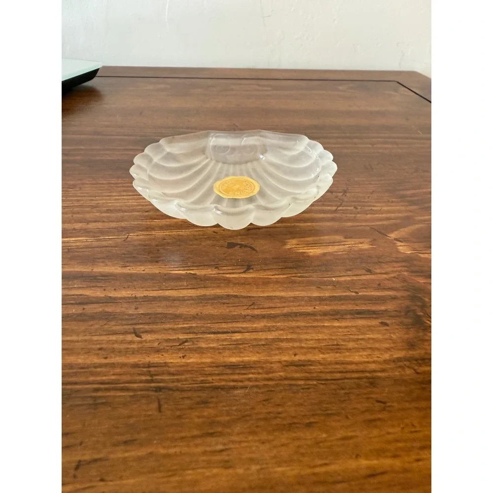 Vintage Frosted Glass Scalloped Seashell Trinket Dish Made in England Clear 4.5